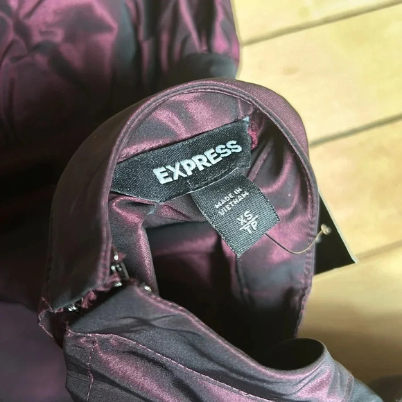 Express Long Sleeve Shirt with Puff Sleeves | Statement Sleeves | Power Sleeves - Picture 8 of 9